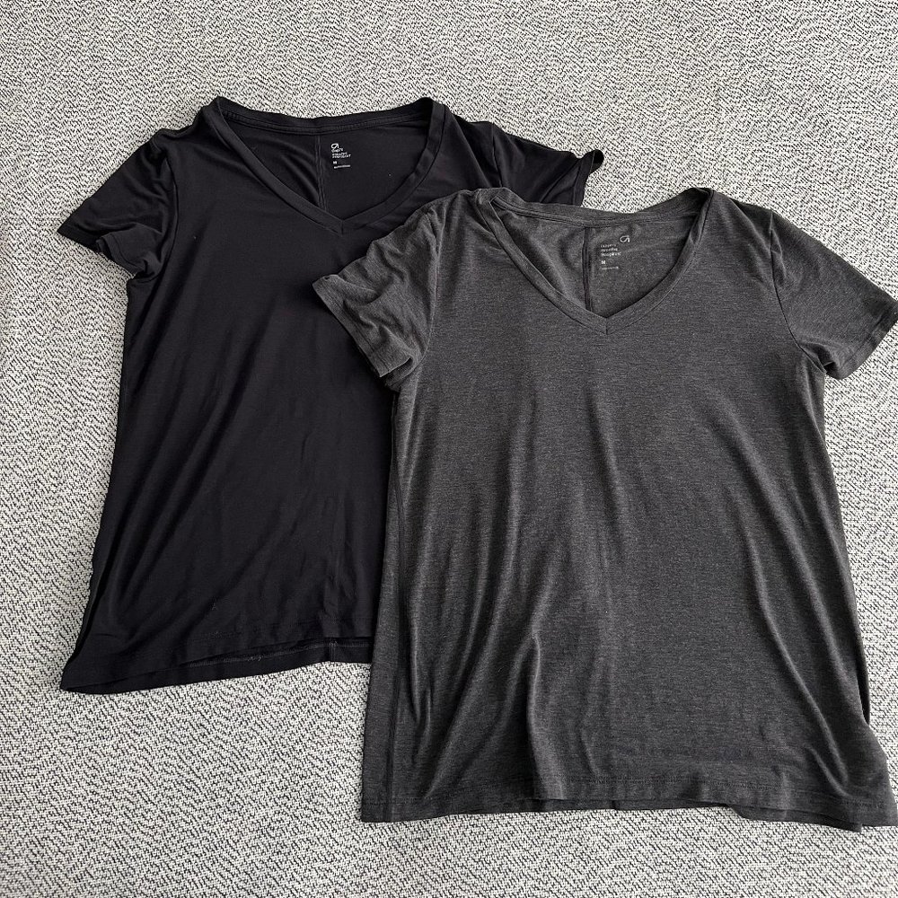 TWO Sz M, Gap Fit Breathe T-Shirts for Workout, Black and Grey